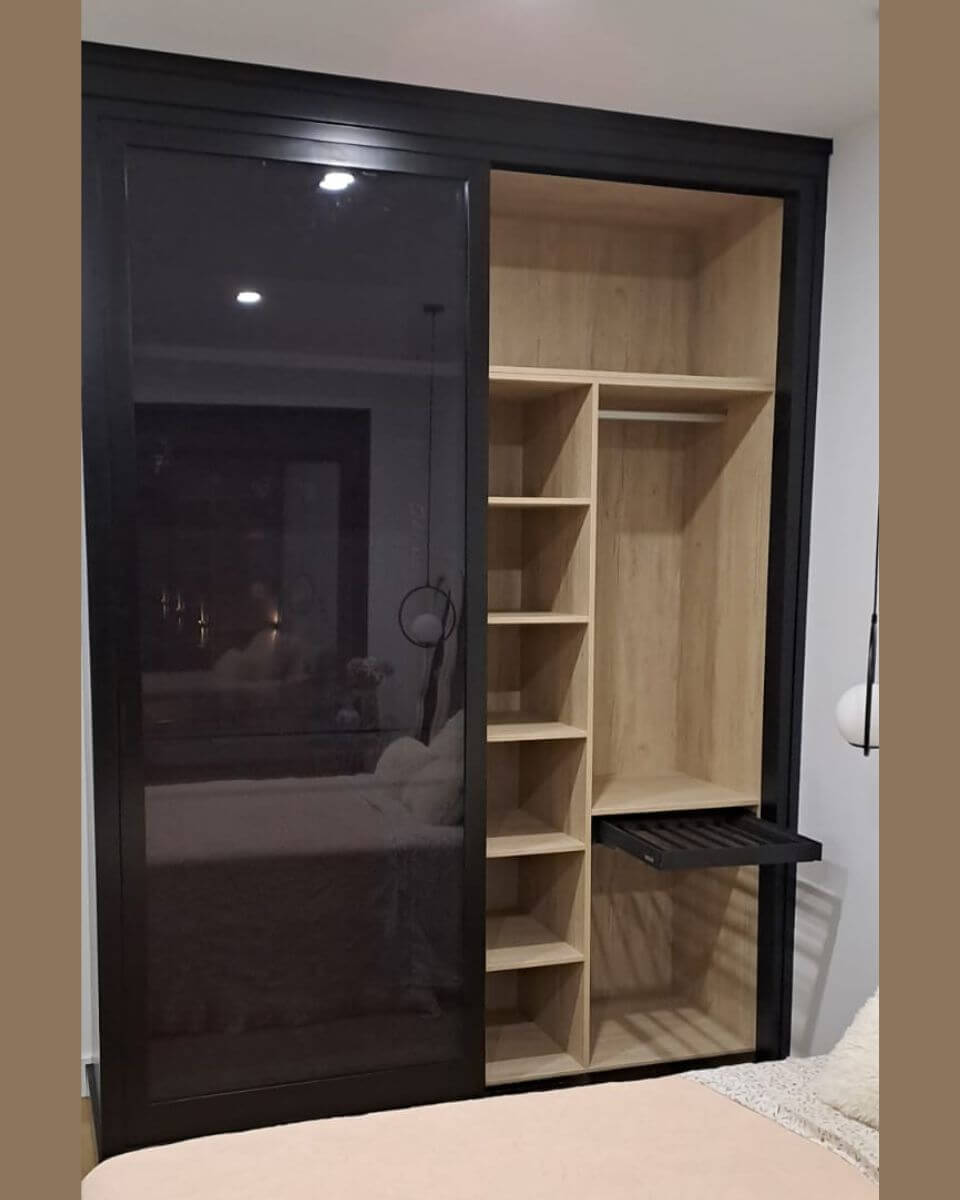 Armarios con puertas de cristal